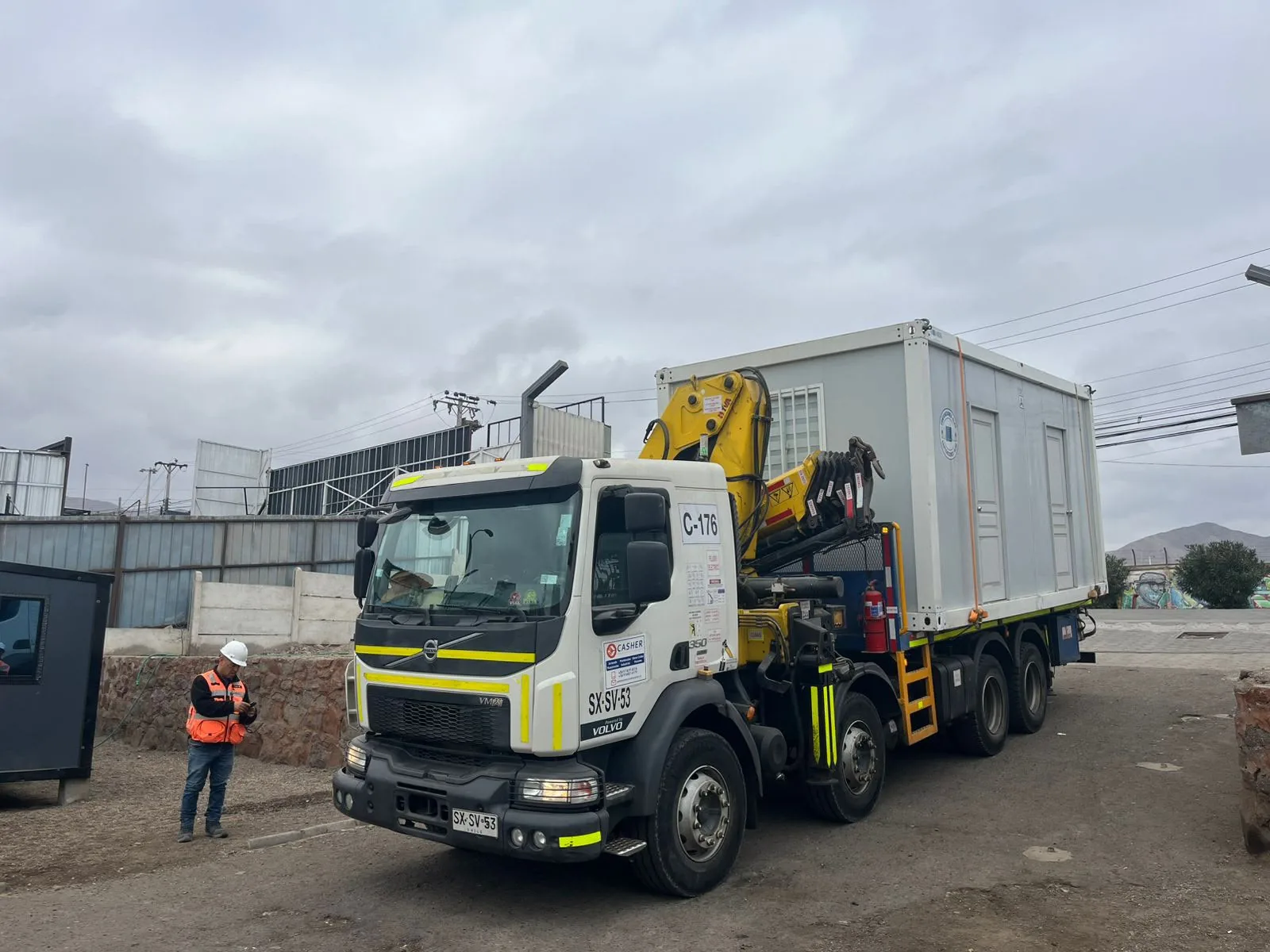 Transporte y aproximación del módulo industrial.